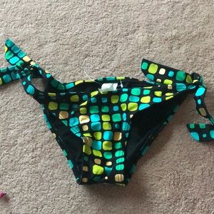 (4 for $20) O’Neill Bikini Bottoms XS